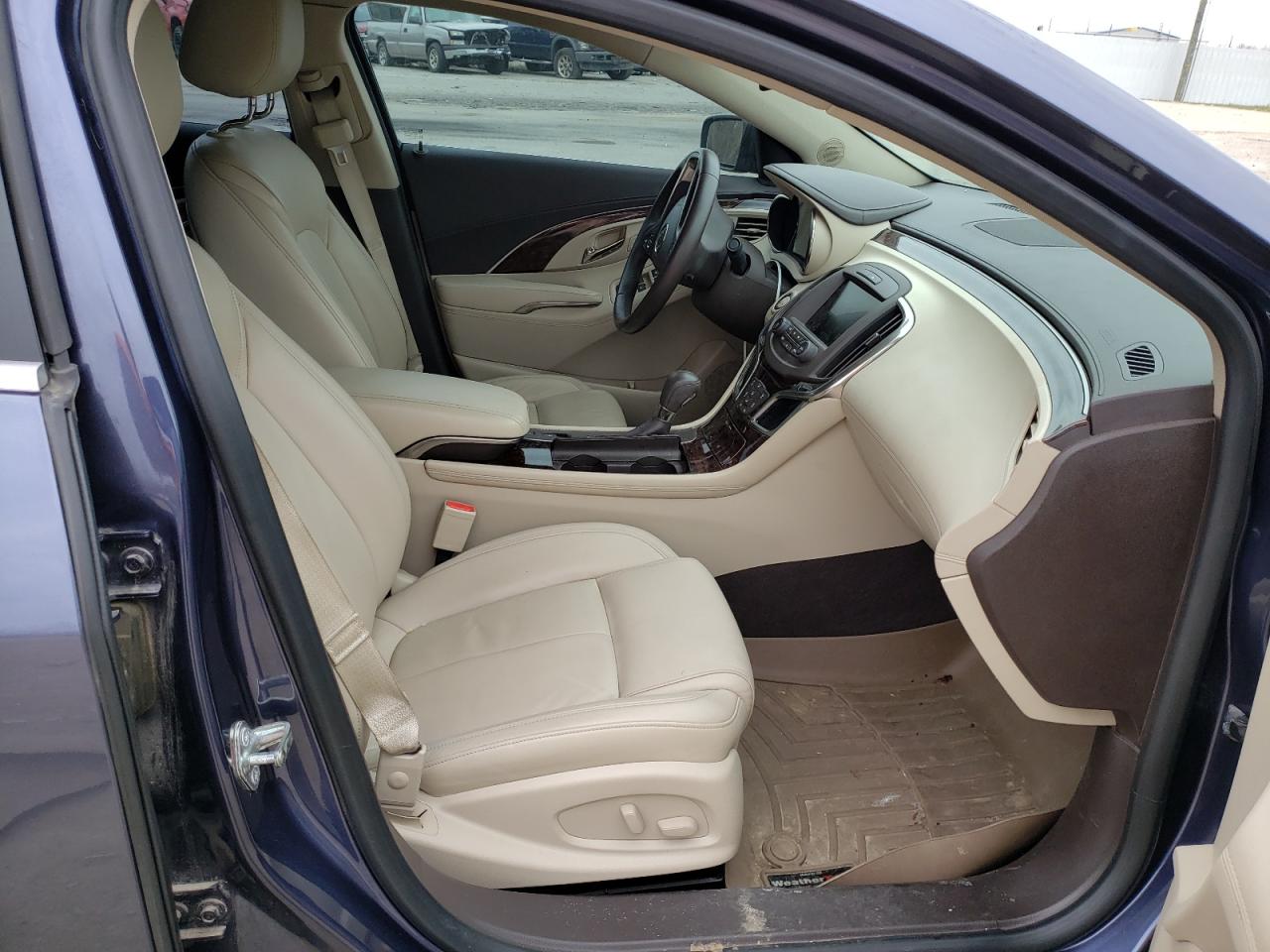 Photo 5 from auction – 2015 BUICK LACROSSE with VIN 1G4GB5GR2FF236175