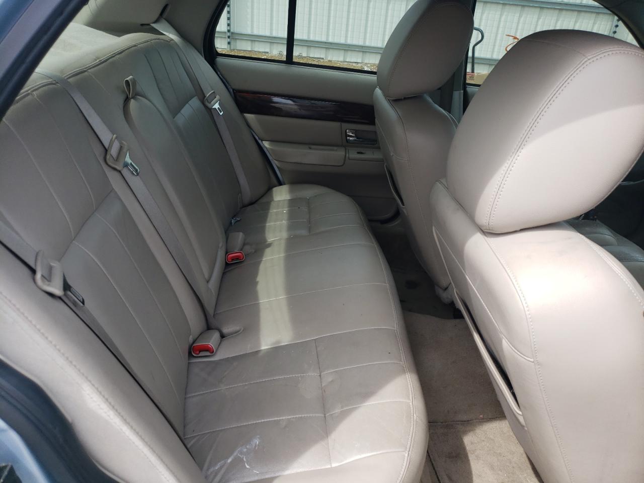 Photo 6 from auction – 2011 MERCURY GRAND MARQ with VIN 2MEBM7FV4BX603254