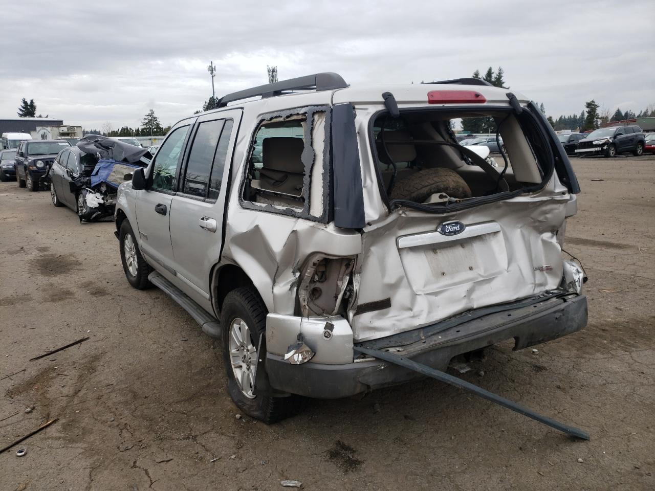 Photo 3 from auction – 2006 FORD EXPLORER X with VIN 1FMEU72E56UB30476