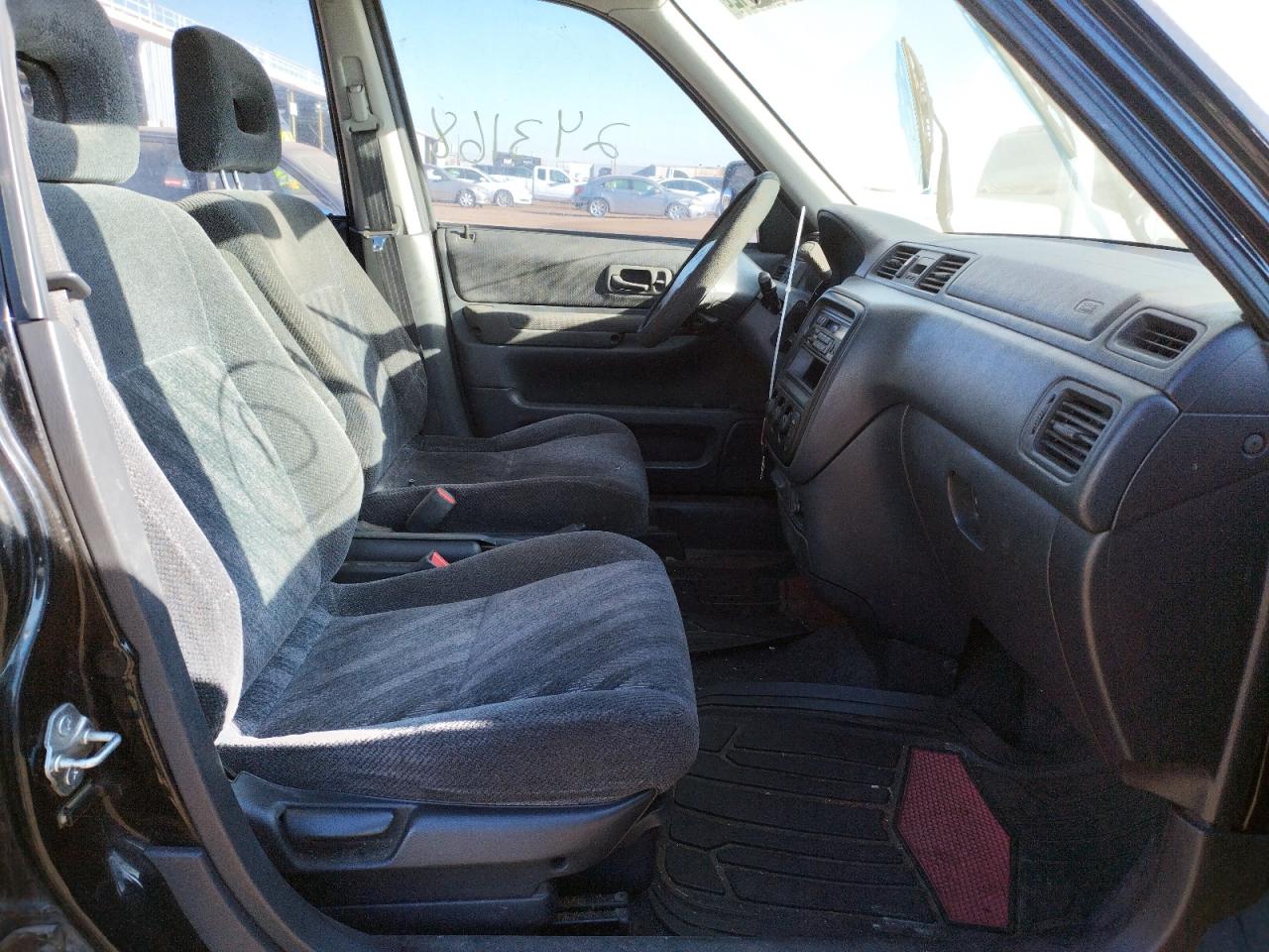 Photo 5 from auction – 1999 HONDA CR-V with VIN JHLRD1846XC038398