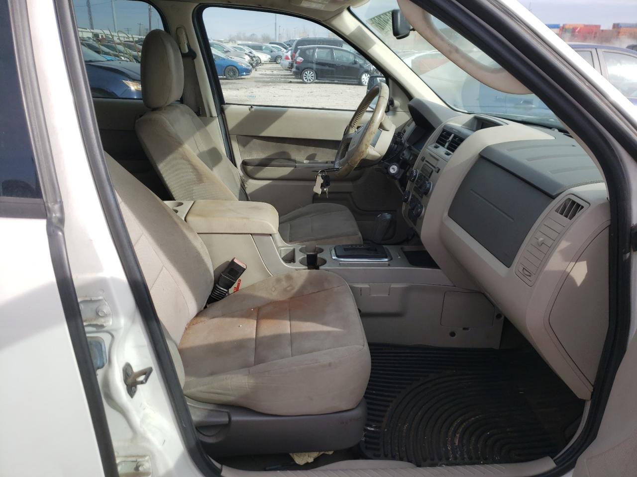 Photo 5 from auction – 2011 FORD ESCAPE XLT with VIN 1FMCU9DG1BKB21443