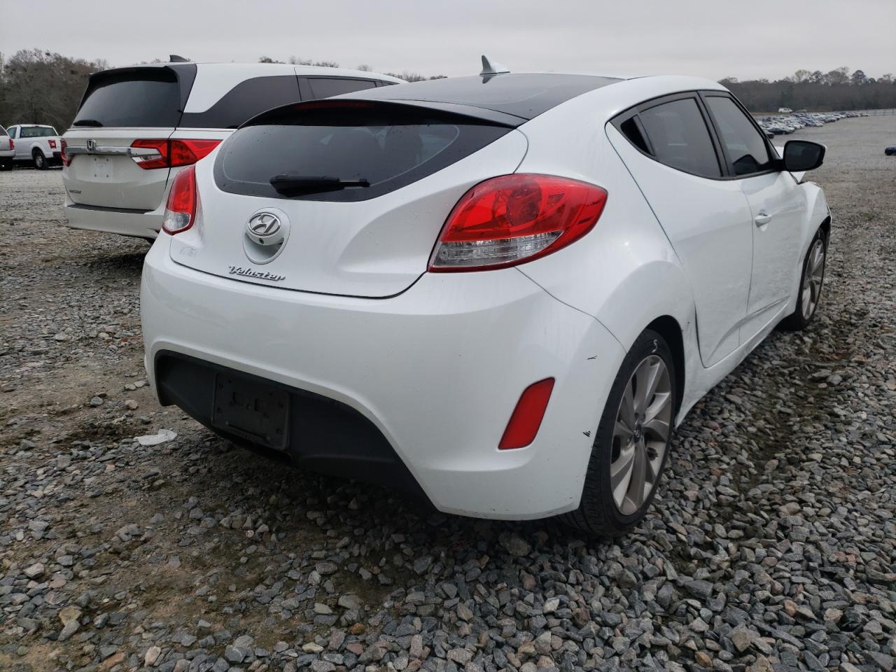Photo 4 from auction – 2016 HYUNDAI VELOSTER with VIN KMHTC6AD3GU295988
