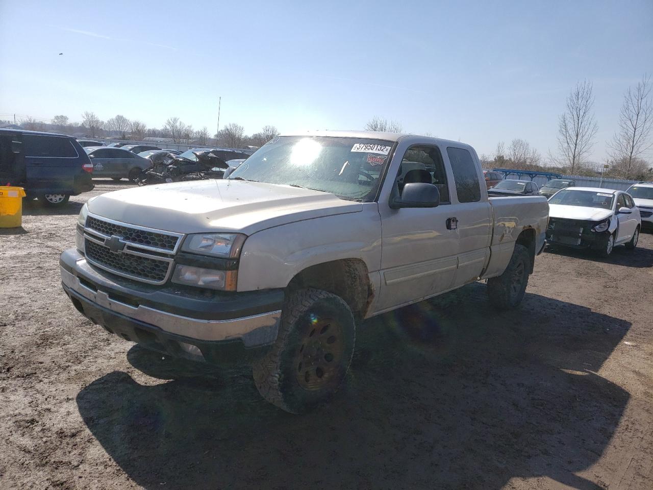Photo 2 from auction – 2005 CHEVROLET SILVERADO with VIN 2GCEK19B651186259