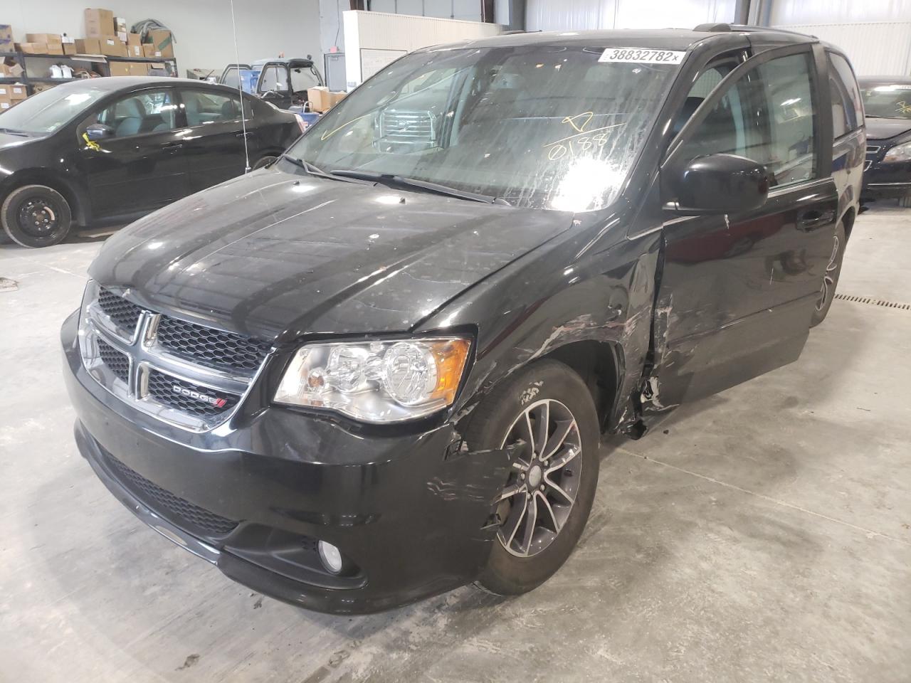 Photo 2 from auction – 2017 DODGE GRAND CARA with VIN 2C4RDGCG6HR580188