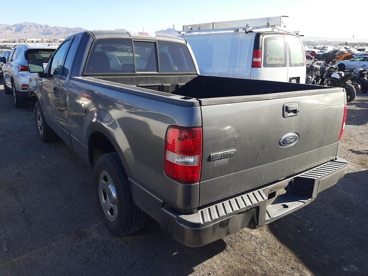 Photo 3 from auction – 2005 FORD F150 with VIN 1FTRF12205NB62229