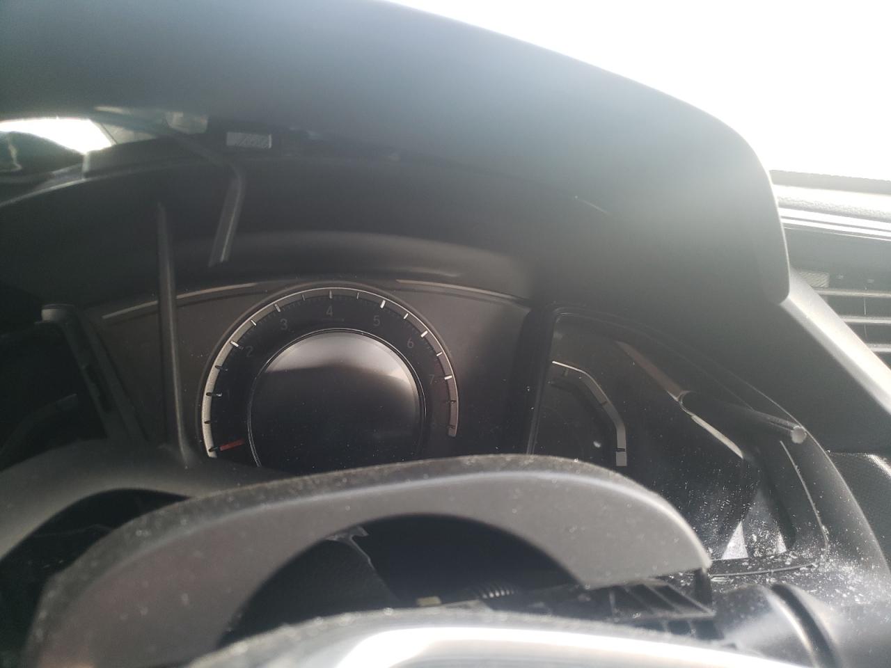 Photo 8 from auction – 2018 HONDA CIVIC LX with VIN 2HGFC2F58JH606502