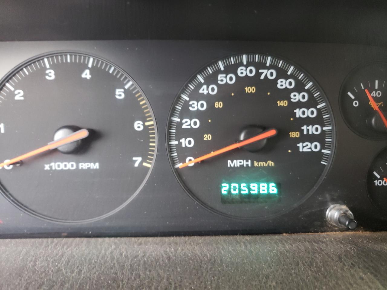 Photo 8 from auction – 2000 JEEP GRAND CHER with VIN 1J4G248S9YC135469