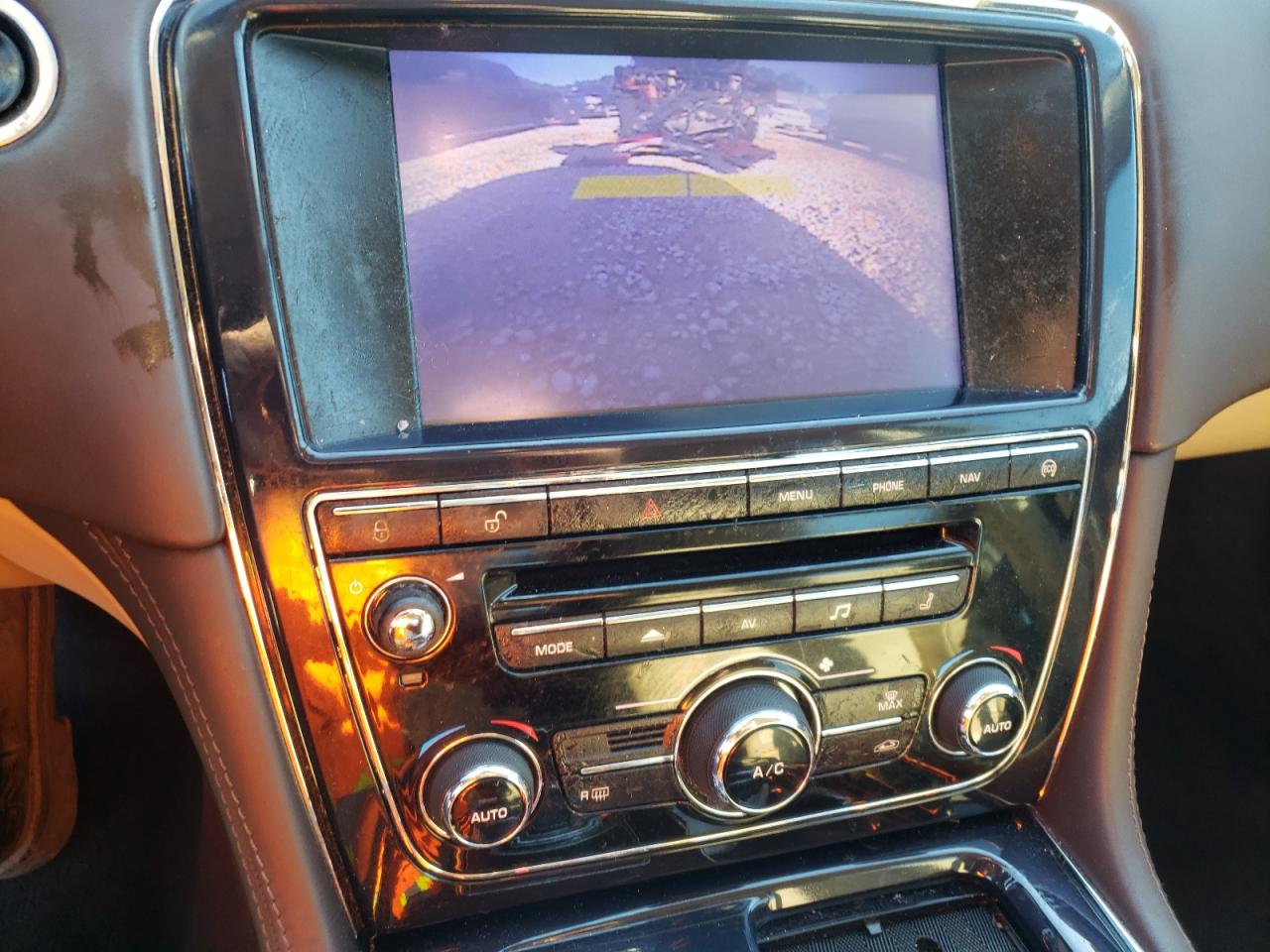 Photo 9 from auction – 2013 JAGUAR XJ with VIN SAJWA1C71D8V43906
