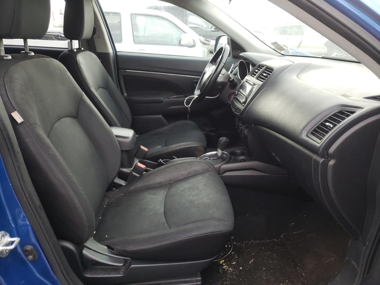 Photo 5 from auction – 2015 MITSUBISHI OUTLANDER with VIN 4A4AP3AU4FE050195