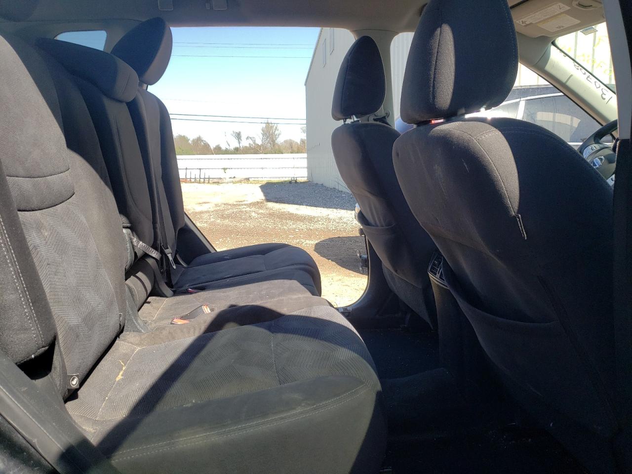 Photo 6 from auction – 2016 NISSAN ROGUE S with VIN KNMAT2MV7GP650099
