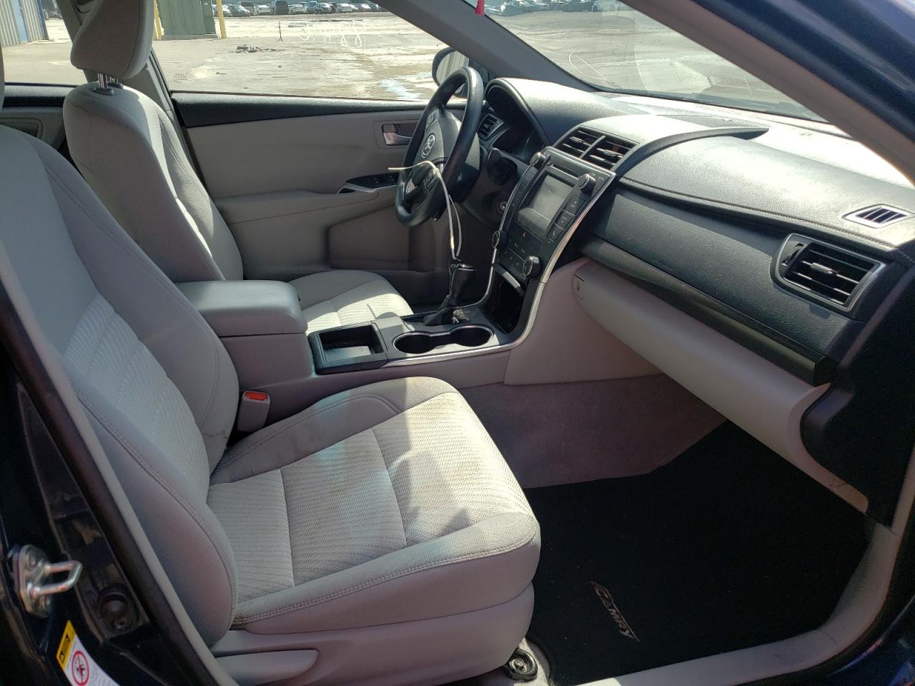 Photo 5 from auction – 2017 TOYOTA CAMRY LE with VIN 4T1BF1FK6HU708582