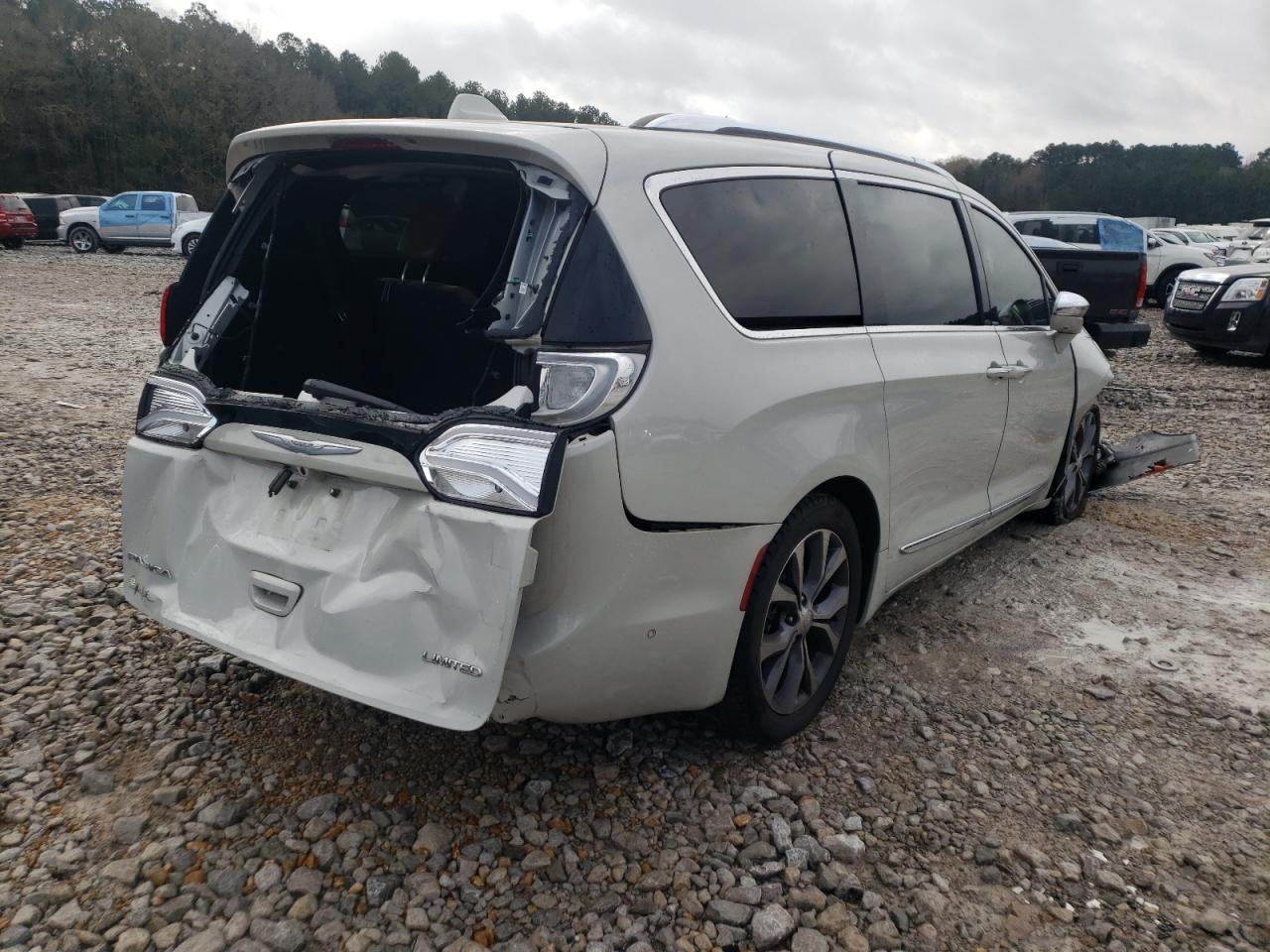 Photo 4 from auction – 2017 CHRYSLER PACIFICA L with VIN 2C4RC1GG0HR602843