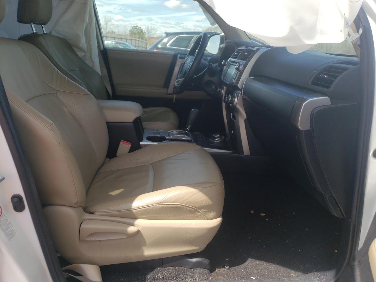 Photo 5 from auction – 2014 TOYOTA 4RUNNER SR with VIN JTEBU5JRXE5195425