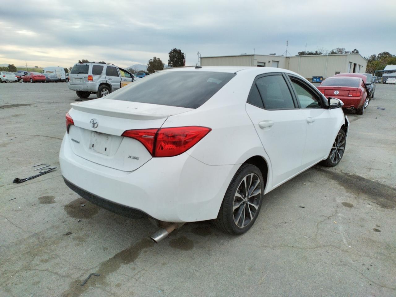 Photo 4 from auction – 2018 TOYOTA COROLLA L with VIN 2T1BURHE3JC072822
