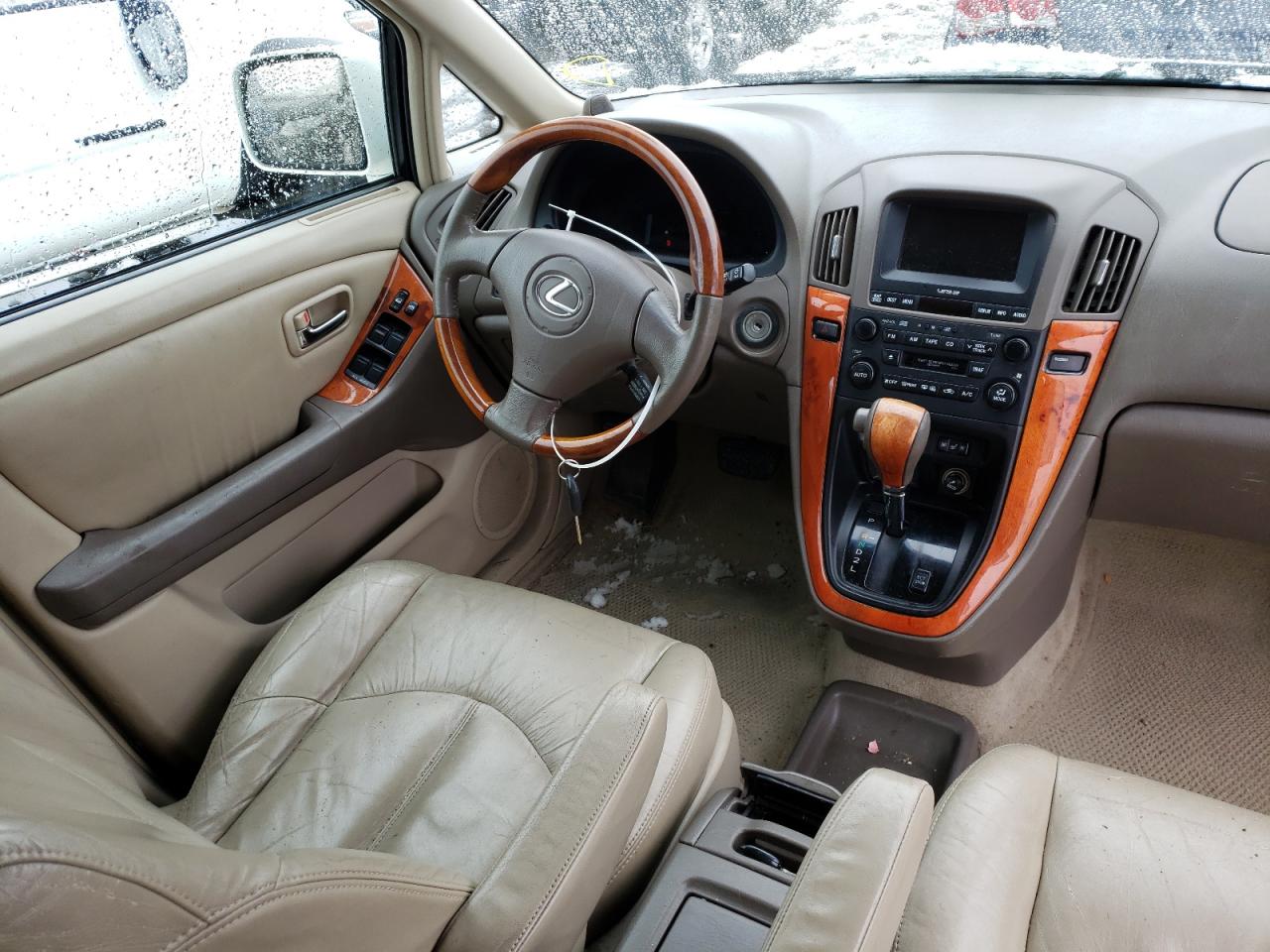 Photo 9 from auction – 2001 LEXUS RX 300 with VIN JTJHF10U210200211