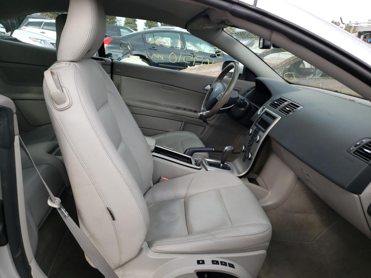 Photo 5 from auction – 2009 VOLVO C70 T5 with VIN YV1MC67219J073088