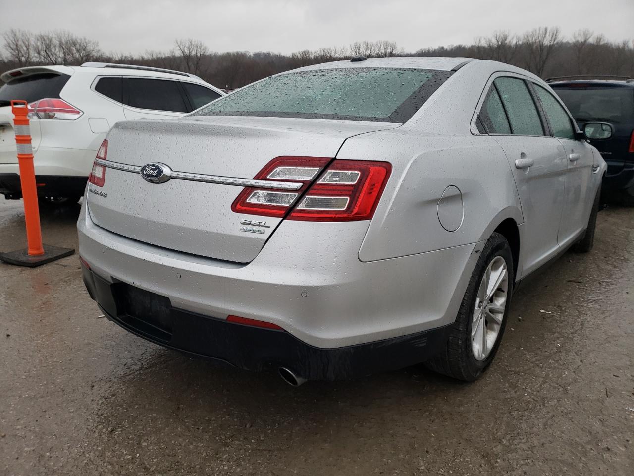 Photo 4 from auction – 2014 FORD TAURUS SEL with VIN 1FAHP2E97EG131321