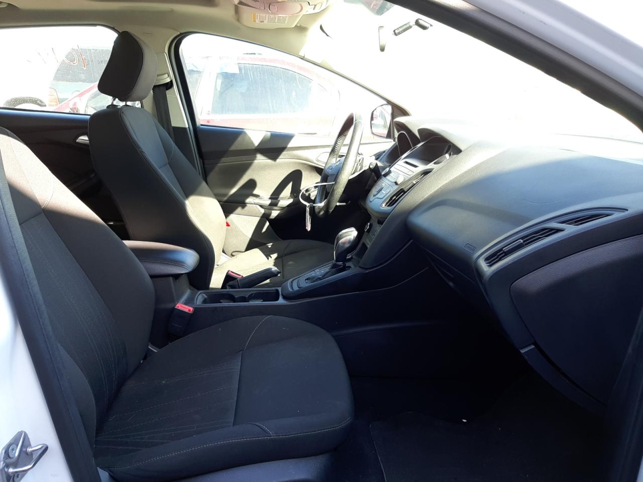 Photo 5 from auction – 2015 FORD FOCUS SE with VIN 1FADP3K20FL221771