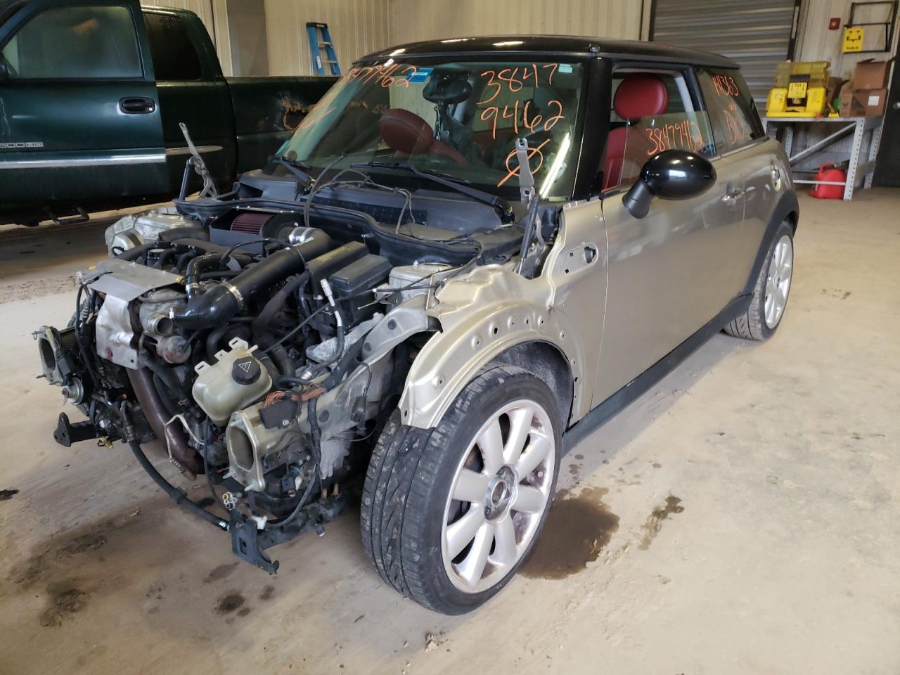 Photo 2 from auction – 2008 MINI COOPER S with VIN WMWMF73528TV33152
