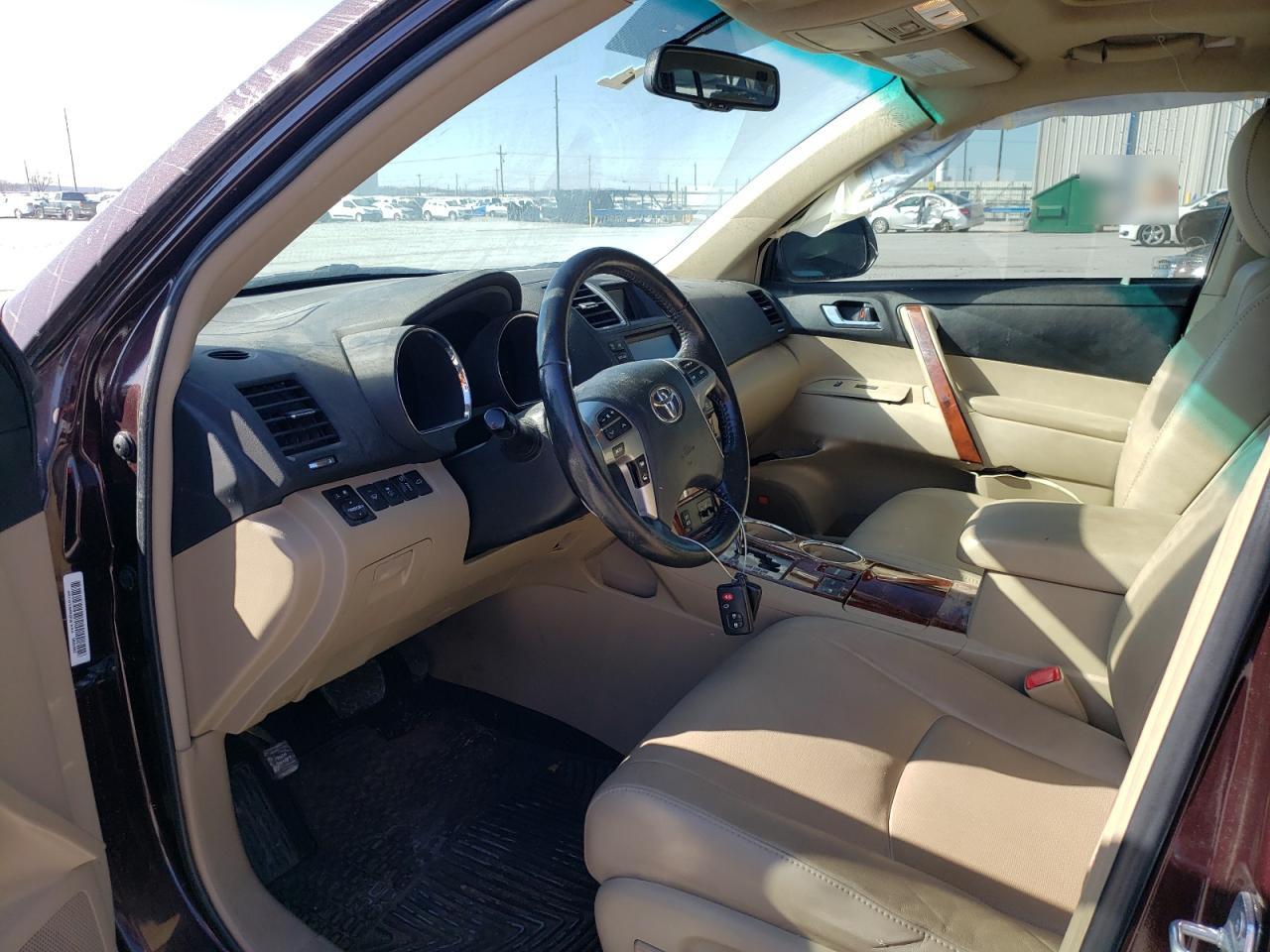 Photo 5 from auction – 2012 TOYOTA HIGHLANDER with VIN 5TDDK3EH4CS105833