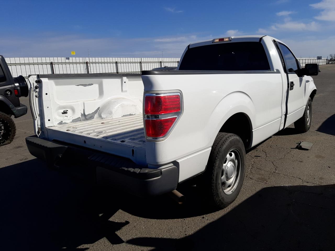 Photo 4 from auction – 2012 FORD F150 with VIN 1FTMF1CM6CKE09214