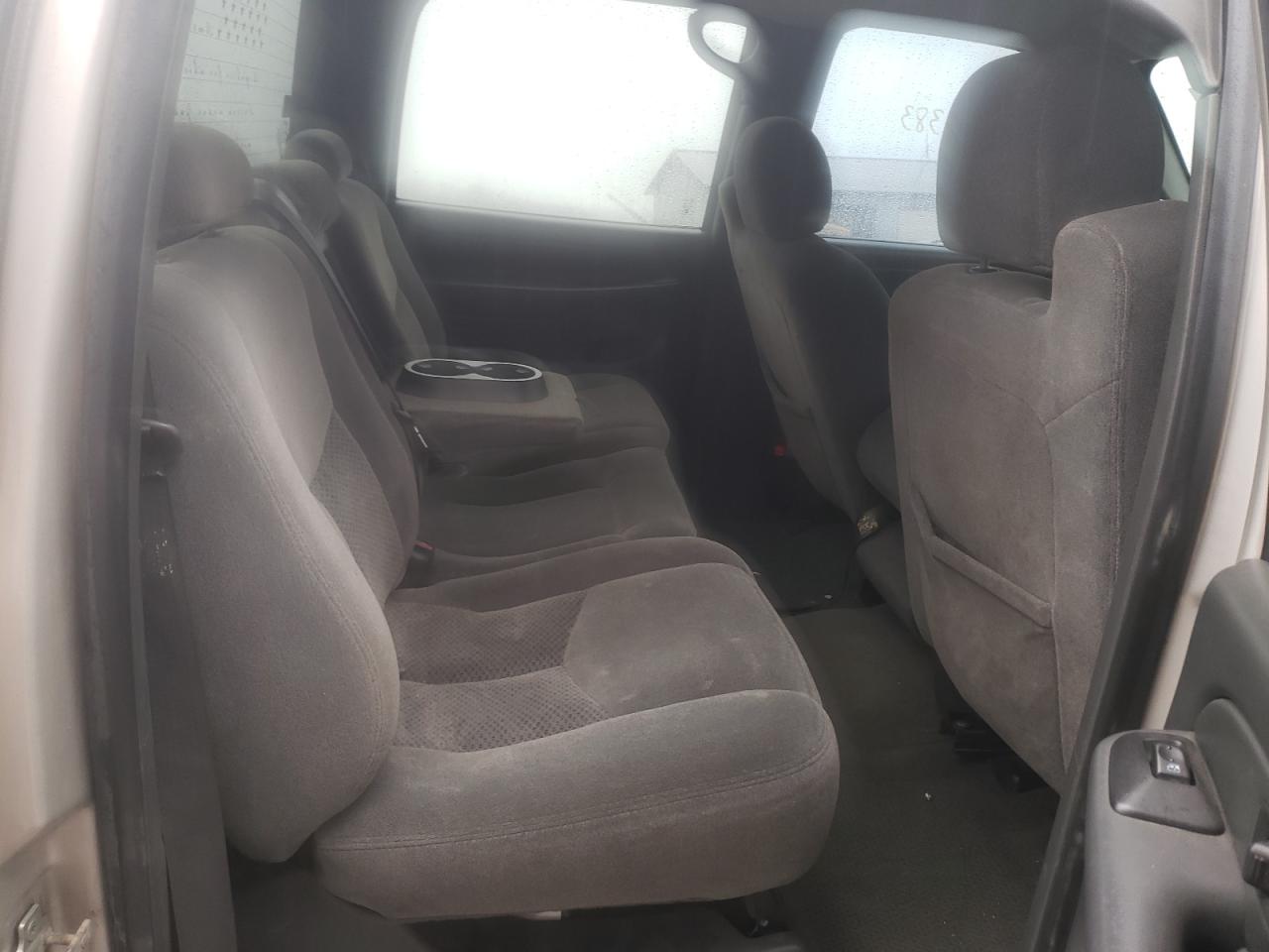 Photo 6 from auction – 2005 CHEVROLET SILVERADO with VIN 1GCHK23255F955404