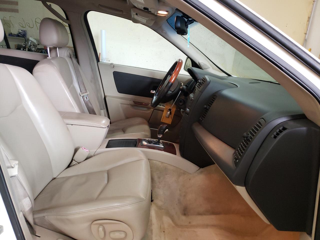 Photo 5 from auction – 2005 CADILLAC SRX with VIN 1GYEE637450167305