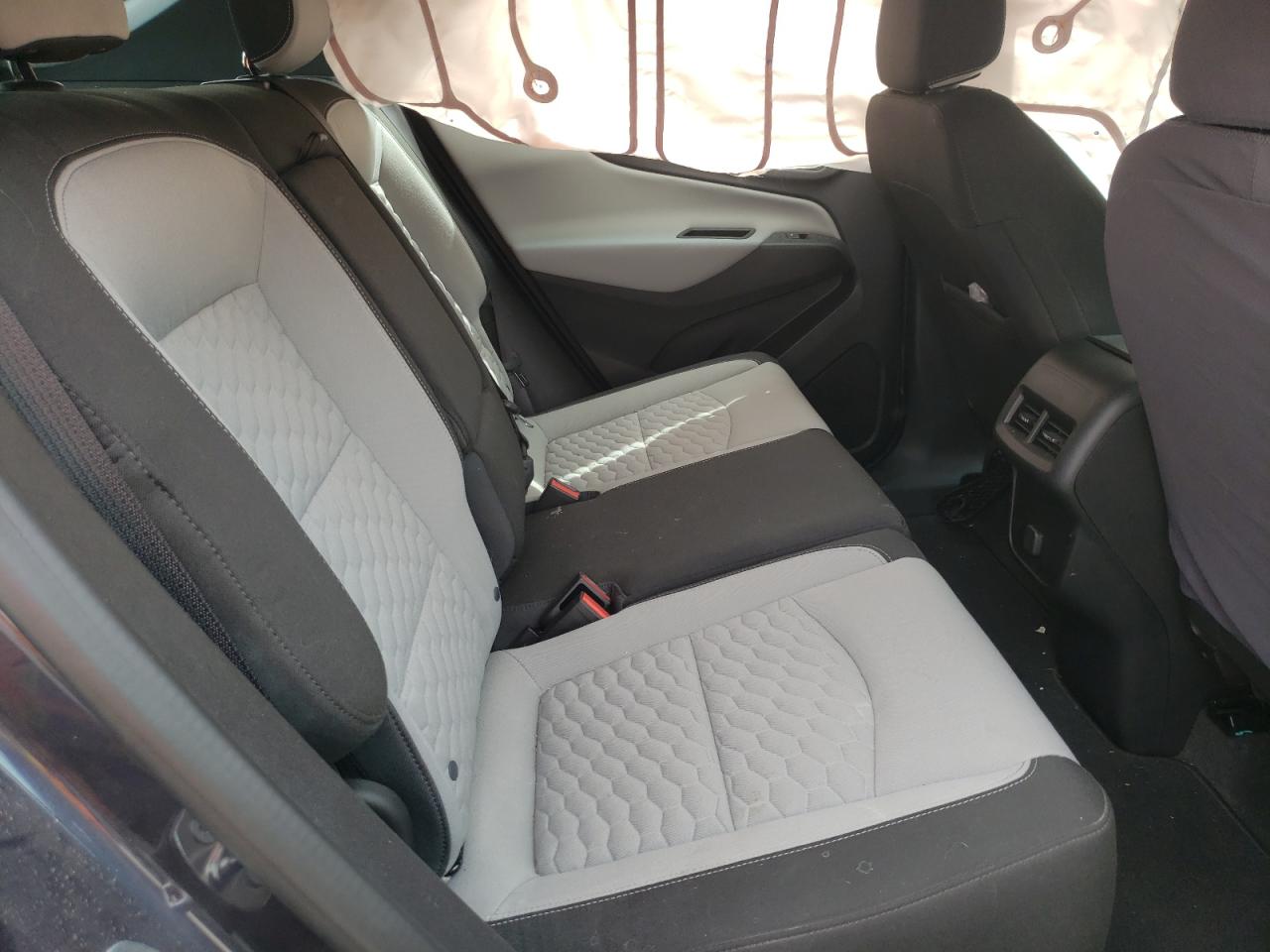 Photo 6 from auction – 2018 CHEVROLET EQUINOX LS with VIN 3GNAXREV2JS532067