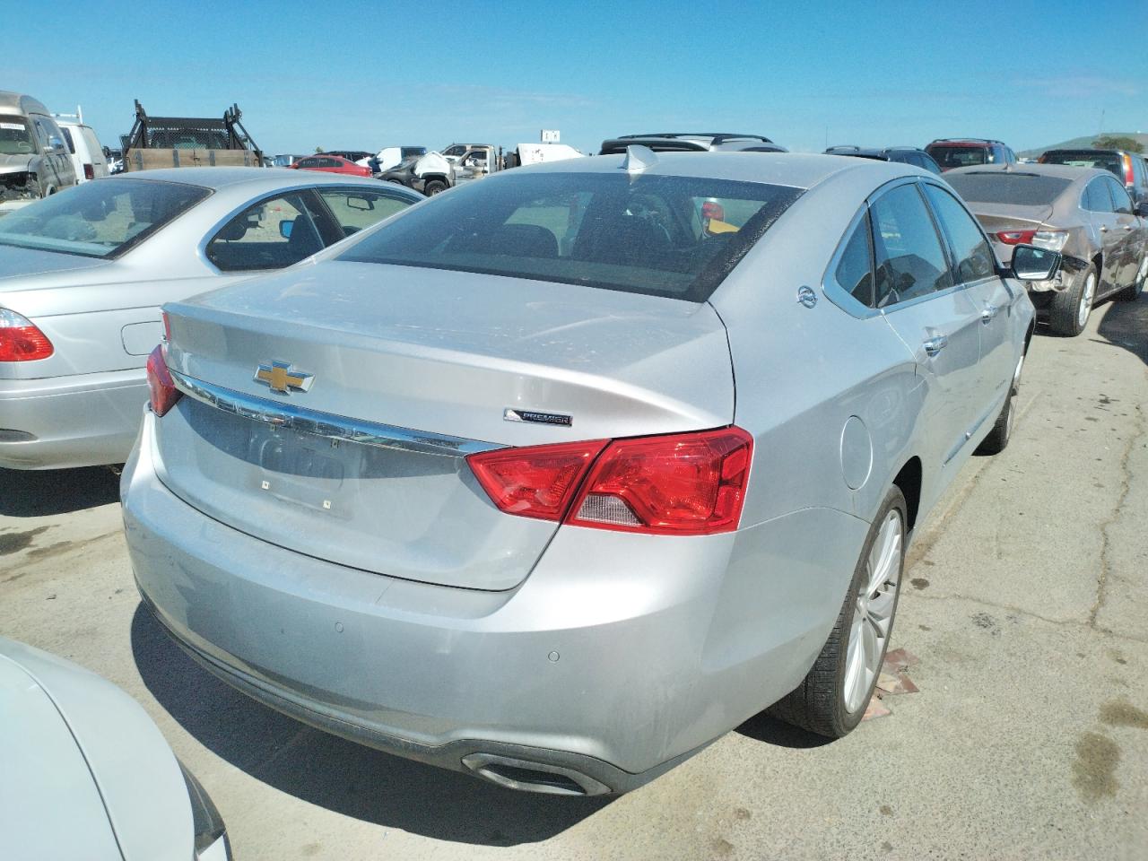 Photo 4 from auction – 2020 CHEVROLET IMPALA PRE with VIN 1G1105S39LU113587