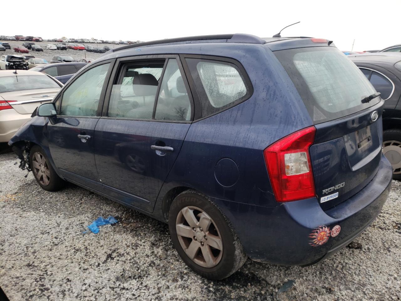 Photo 3 from auction – 2007 KIA RONDO LX with VIN KNAFG526977085424