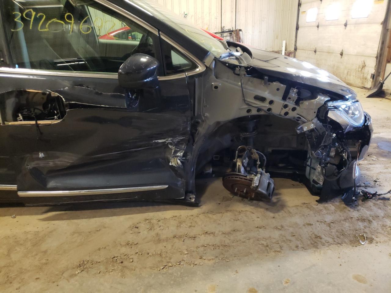 Photo 9 from auction – 2020 CHRYSLER PACIFICA T with VIN 2C4RC1BG5LR106548