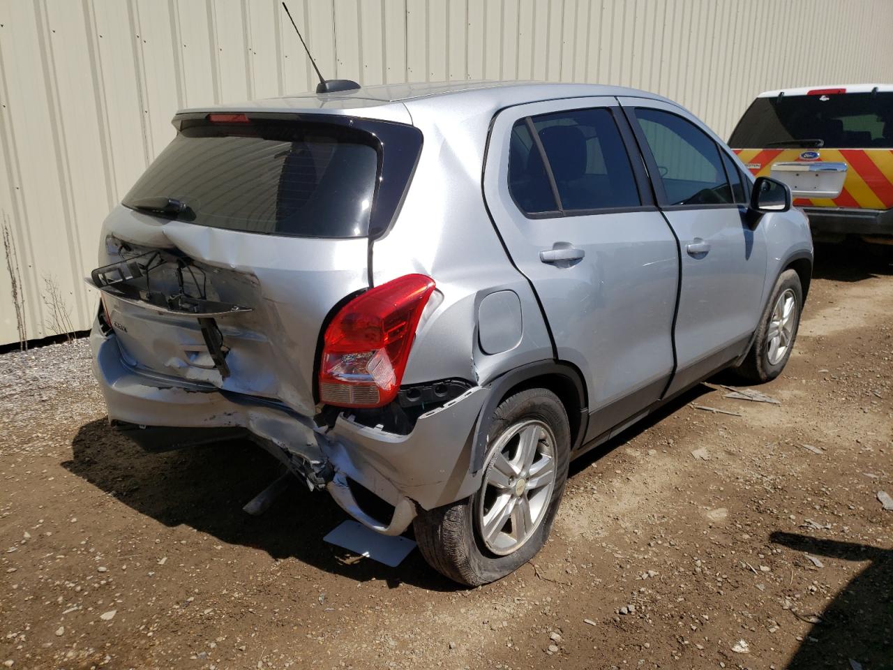 Photo 4 from auction – 2020 CHEVROLET TRAX LS with VIN 3GNCJKSB3LL228237