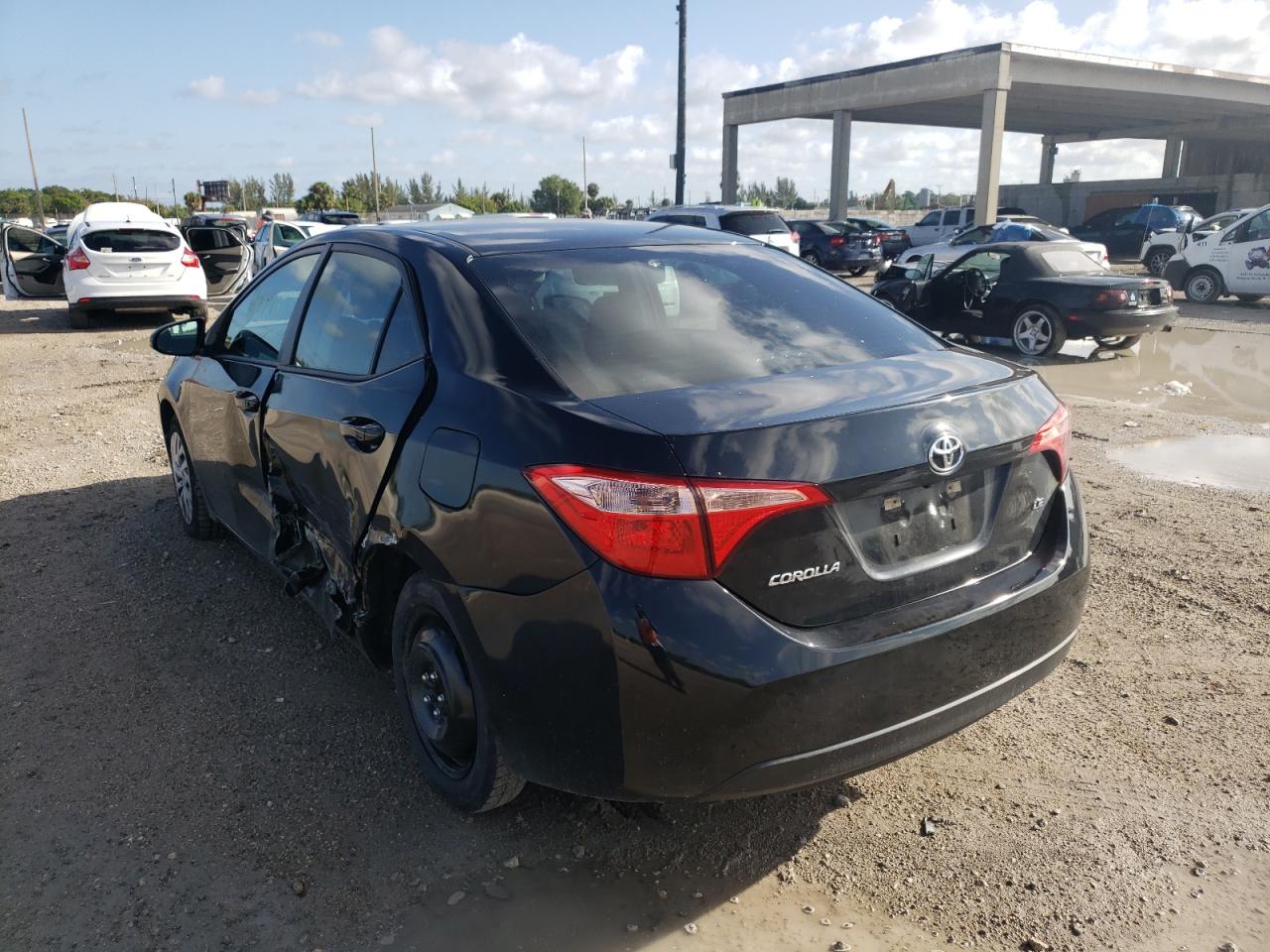 Photo 3 from auction – 2017 TOYOTA COROLLA L with VIN 5YFBURHE0HP571488