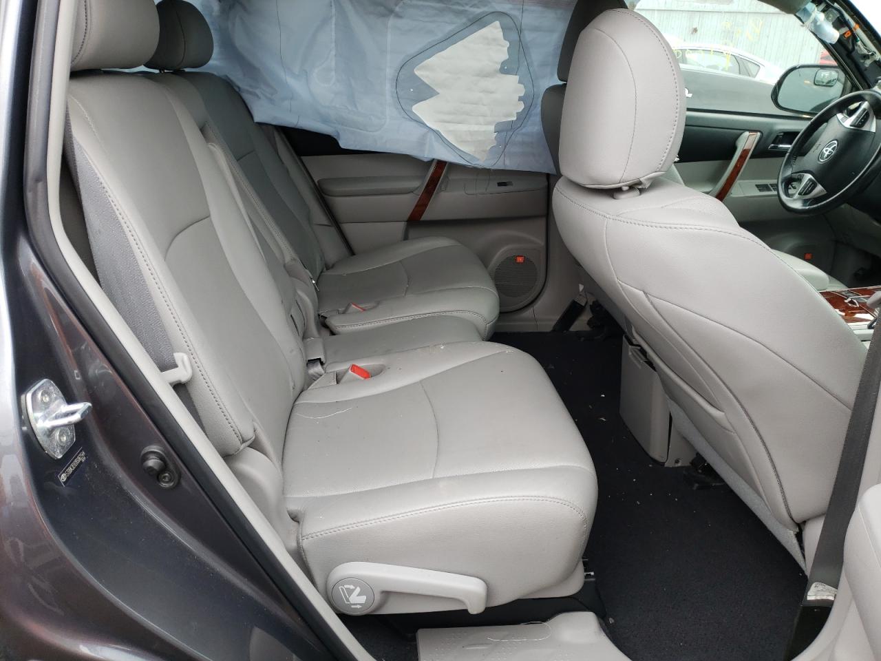 Photo 6 from auction – 2011 TOYOTA HIGHLANDER with VIN 5TDDK3EH2BS062544