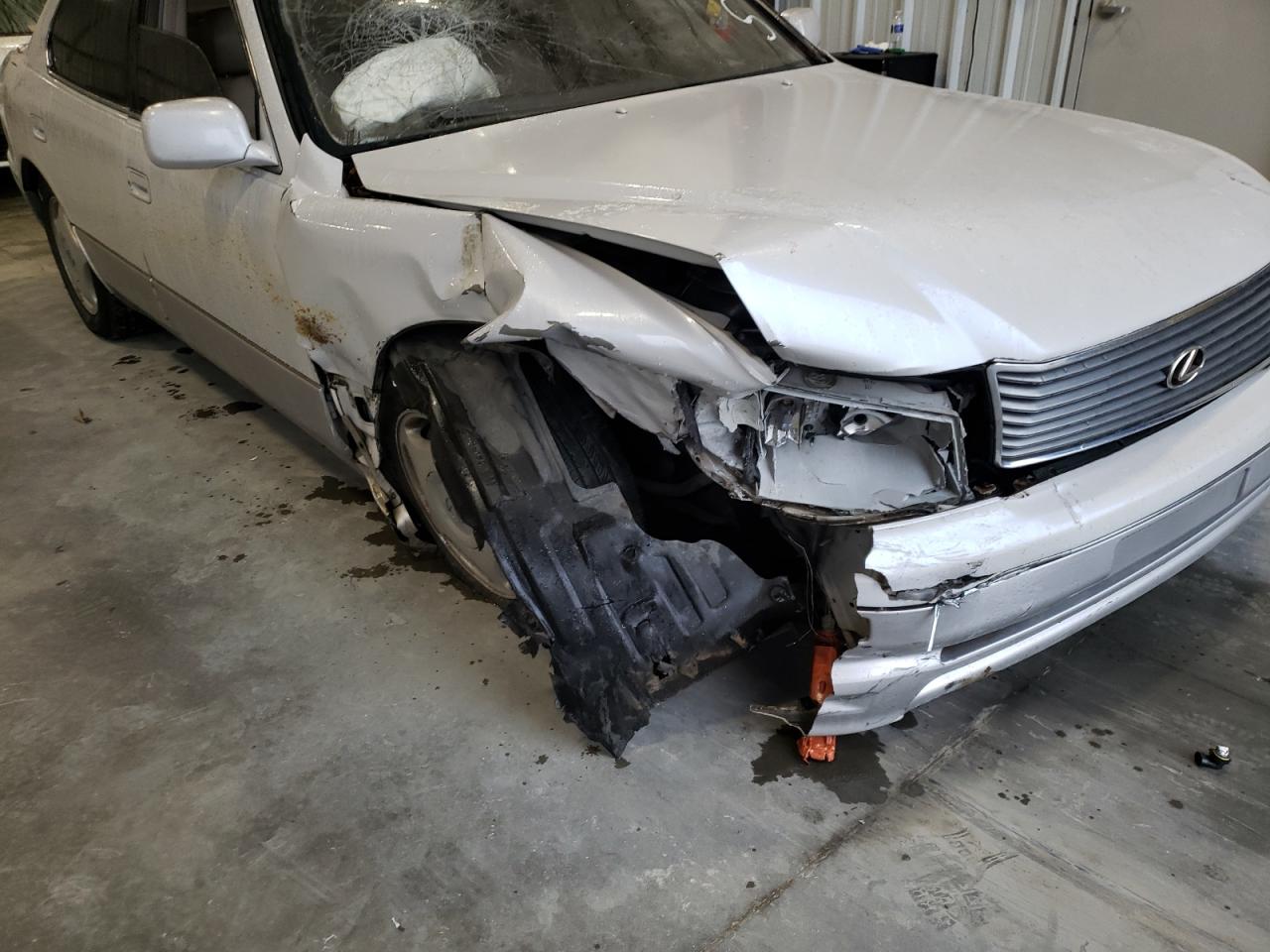 Photo 9 from auction – 1997 LEXUS LS 400 with VIN JT8BH28F1V0096748