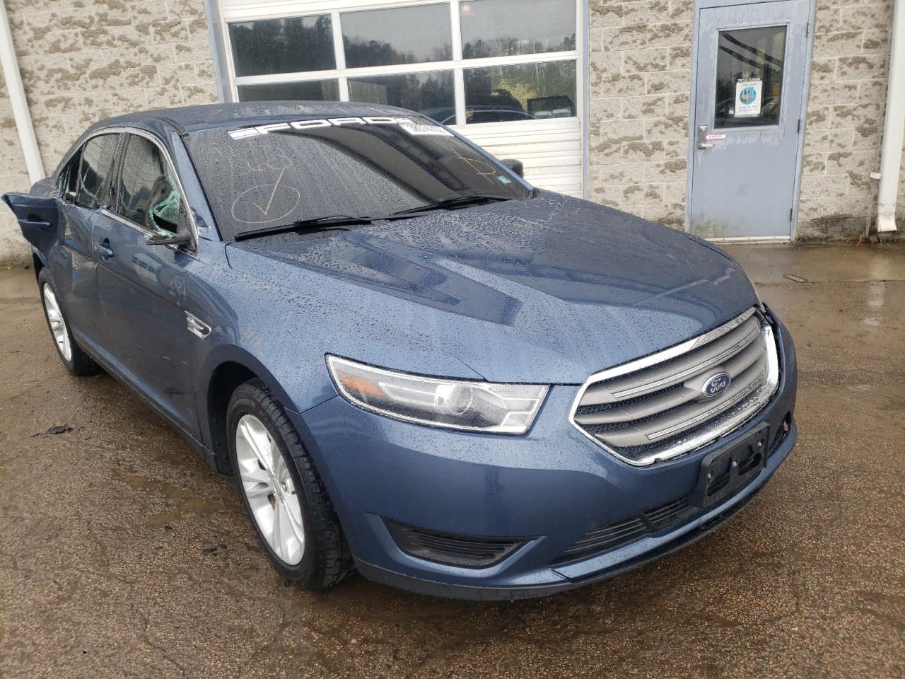 FORD TAURUS SE 2018 с VIN 1FAHP2D86JG102640 - Фото с аукциона