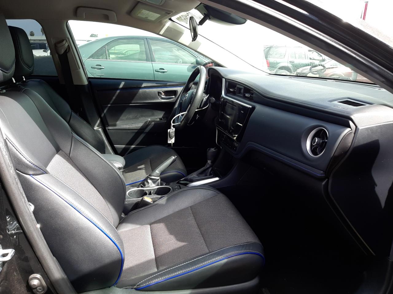 Photo 5 from auction – 2017 TOYOTA COROLLA L with VIN 2T1BURHE4HC863385