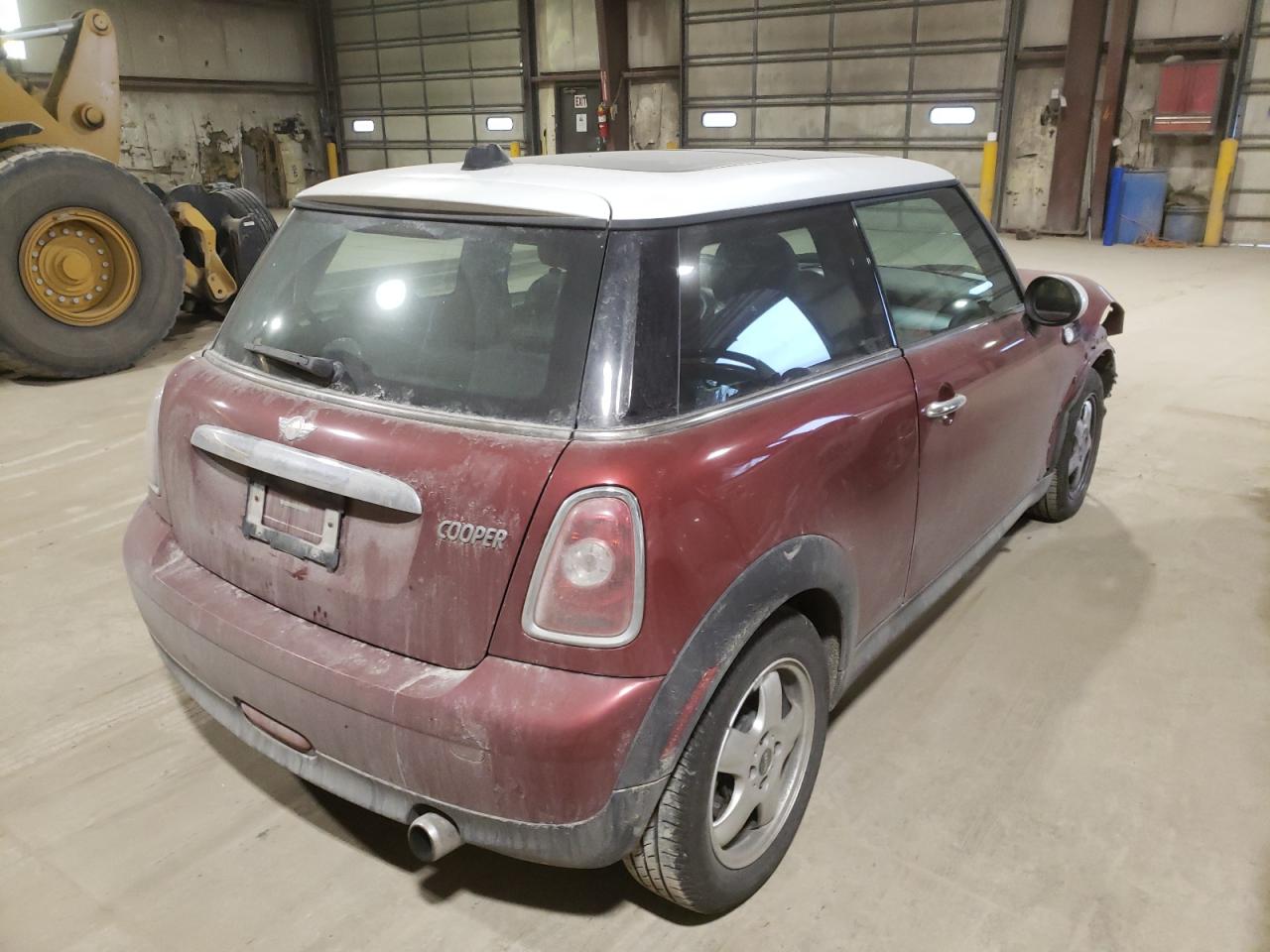 Photo 4 from auction – 2007 MINI COOPER with VIN WMWMF33507TL68418