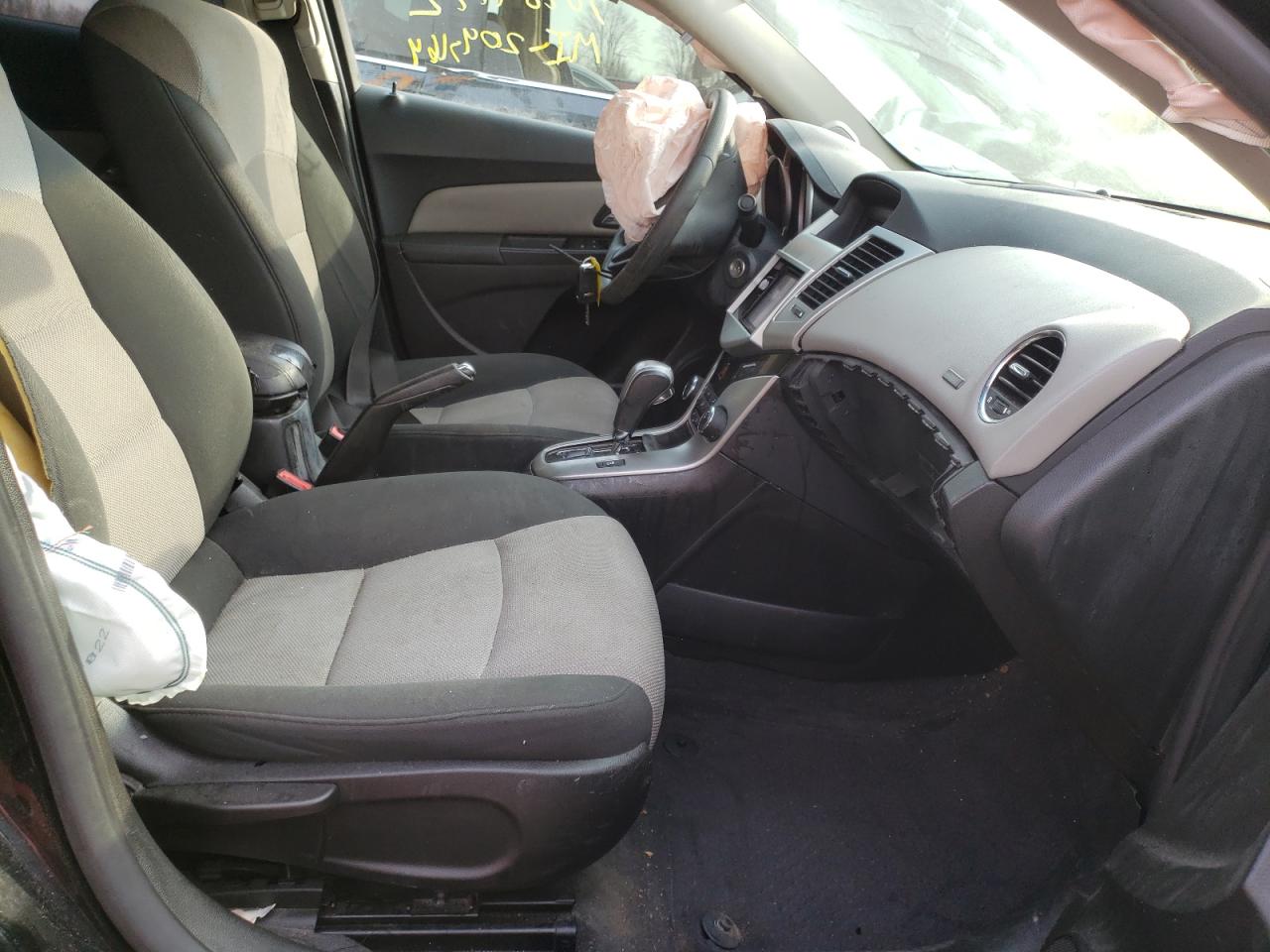 Photo 5 from auction – 2012 CHEVROLET CRUZE LS with VIN 1G1PC5SH7C7157129