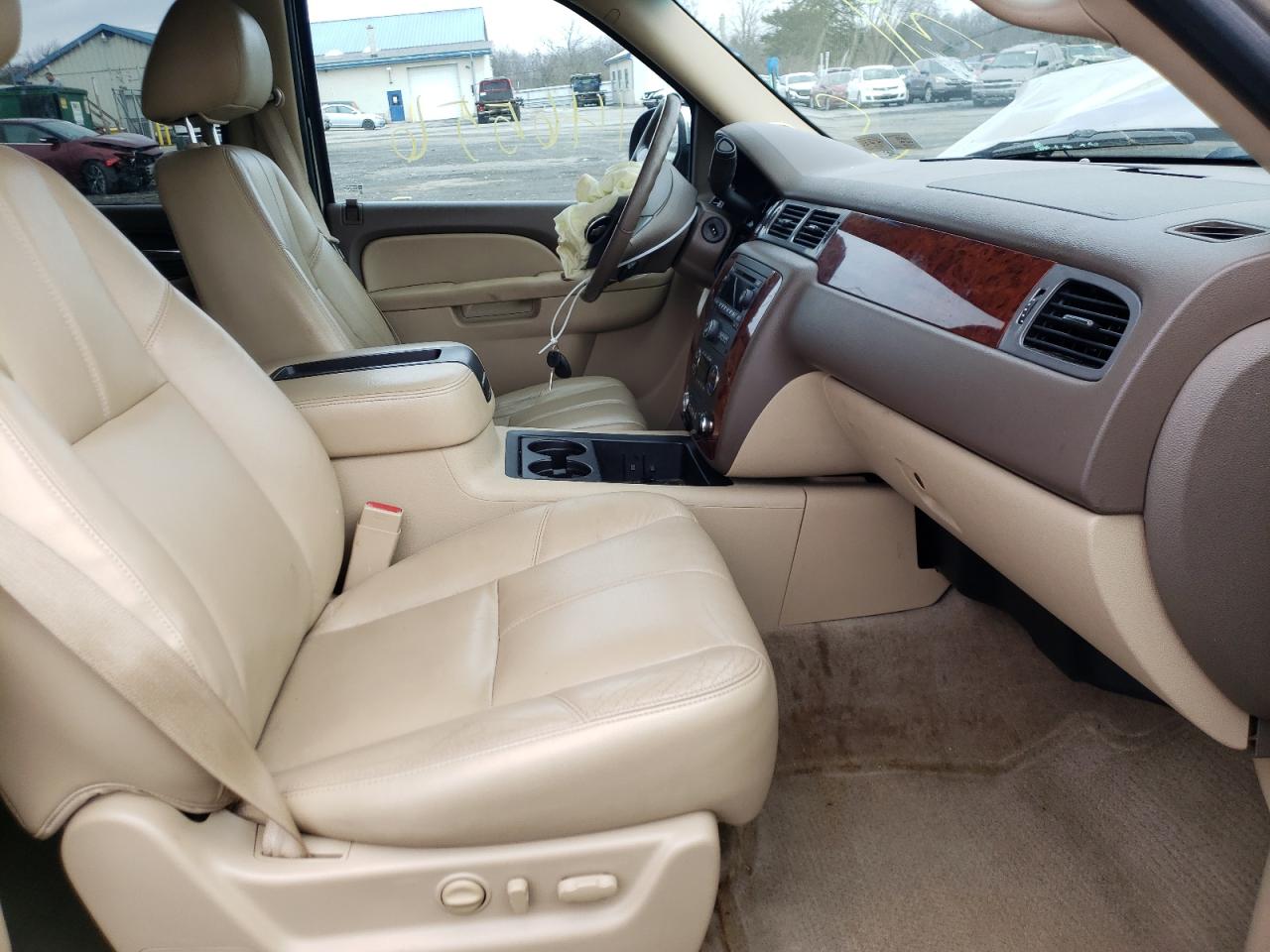 Photo 5 from auction – 2012 CHEVROLET SUBURAN with VIN 1GNSKJE76CR263308