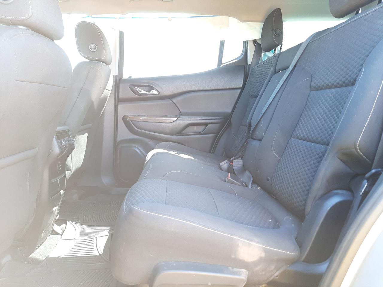 Photo 6 from auction – 2017 GMC ACADIA SLE with VIN 1GKKNKLA4HZ205116