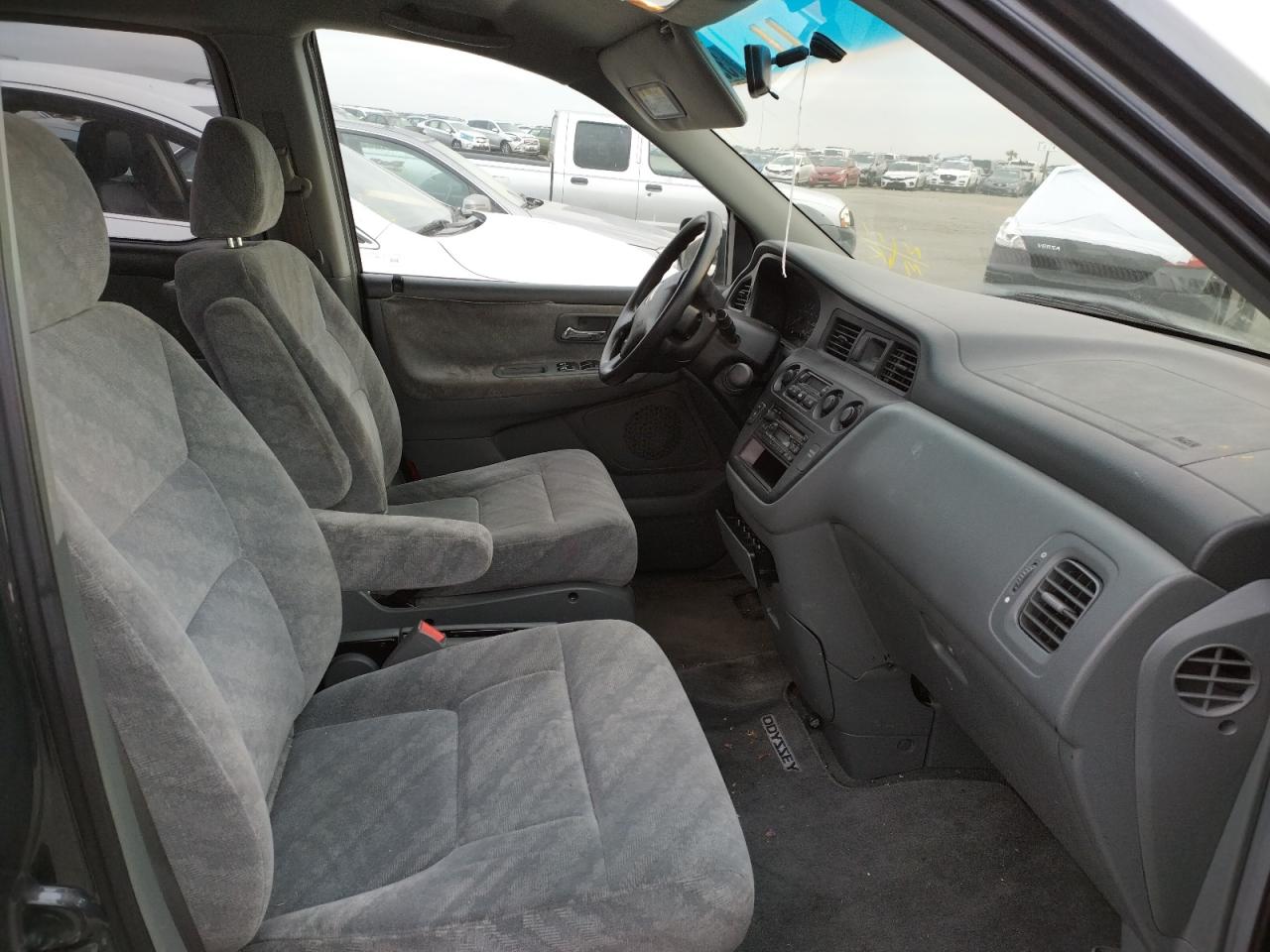 Photo 5 from auction – 2003 HONDA ODYSSEY EX with VIN 5FNRL18643B040312