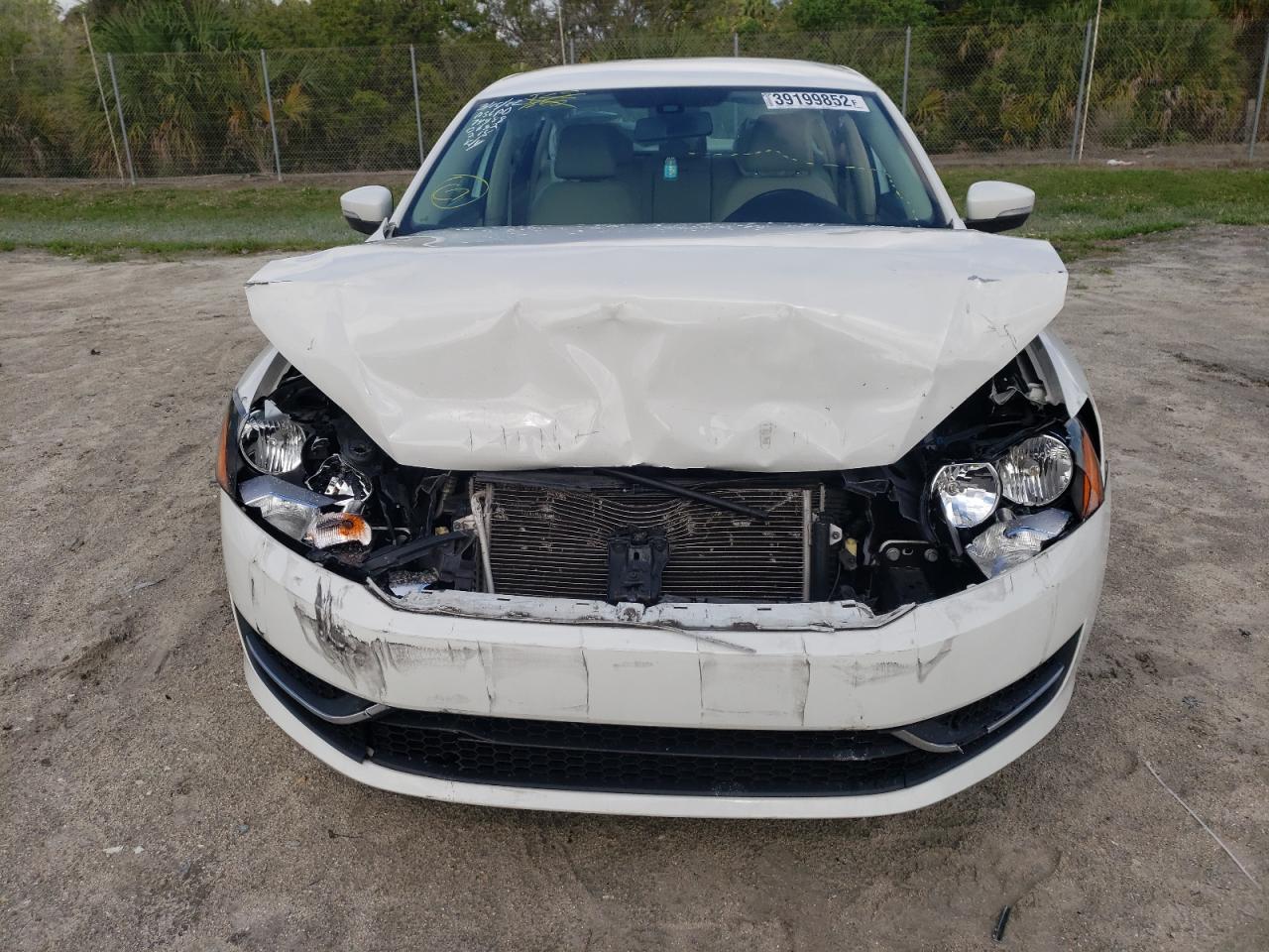 Photo 9 from auction – 2015 VOLKSWAGEN PASSAT SE with VIN 1VWBT7A32FC070332
