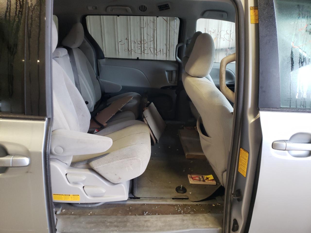 Photo 6 from auction – 2014 TOYOTA SIENNA LE with VIN 5TDKK3DC6ES515808