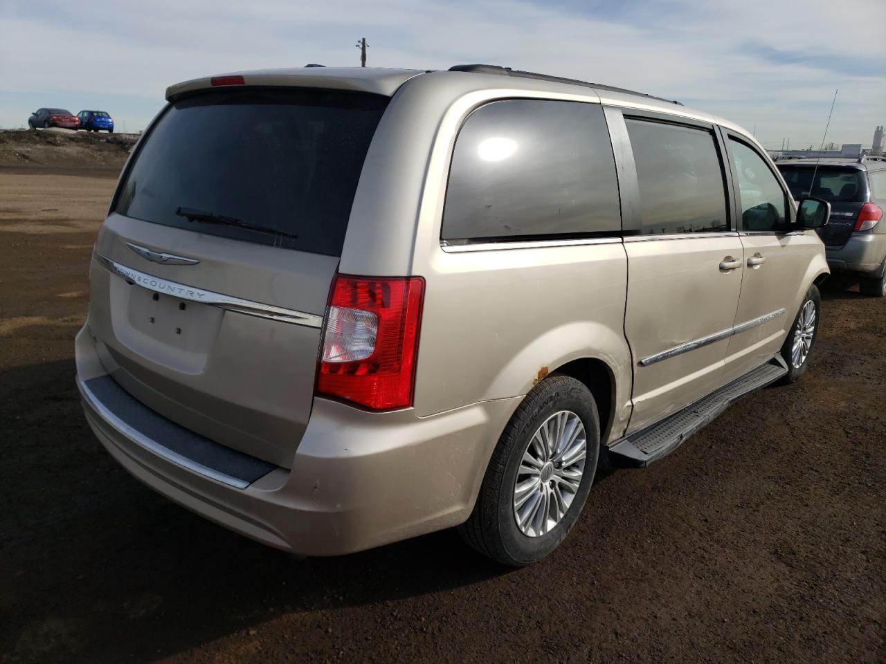 Photo 4 from auction – 2013 CHRYSLER TOWN & COU with VIN 2C4RC1CG8DR691724