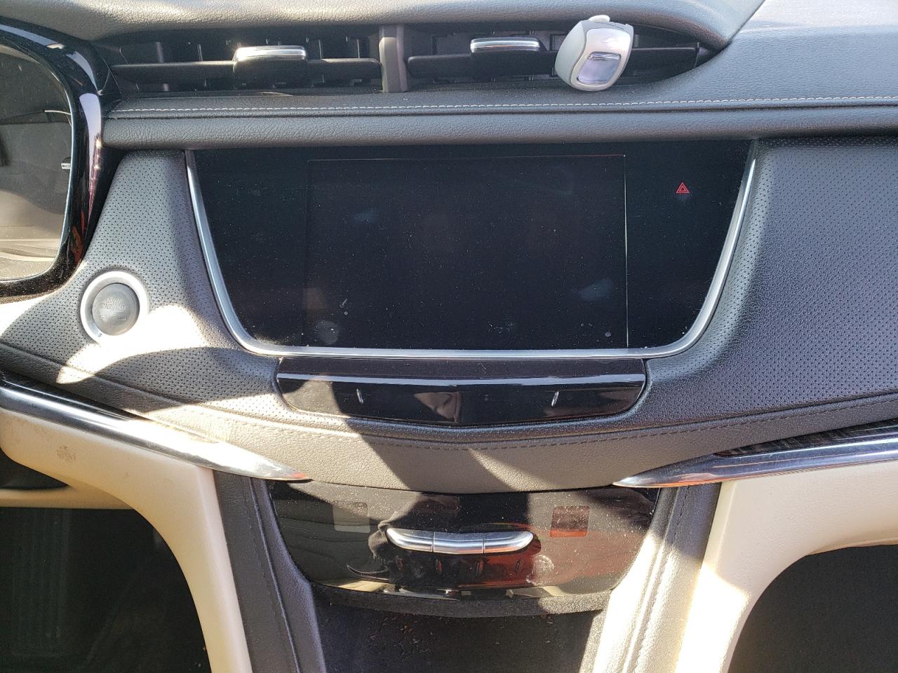 Photo 9 from auction – 2019 CADILLAC XT5 with VIN 1GYKNARS7KZ156856