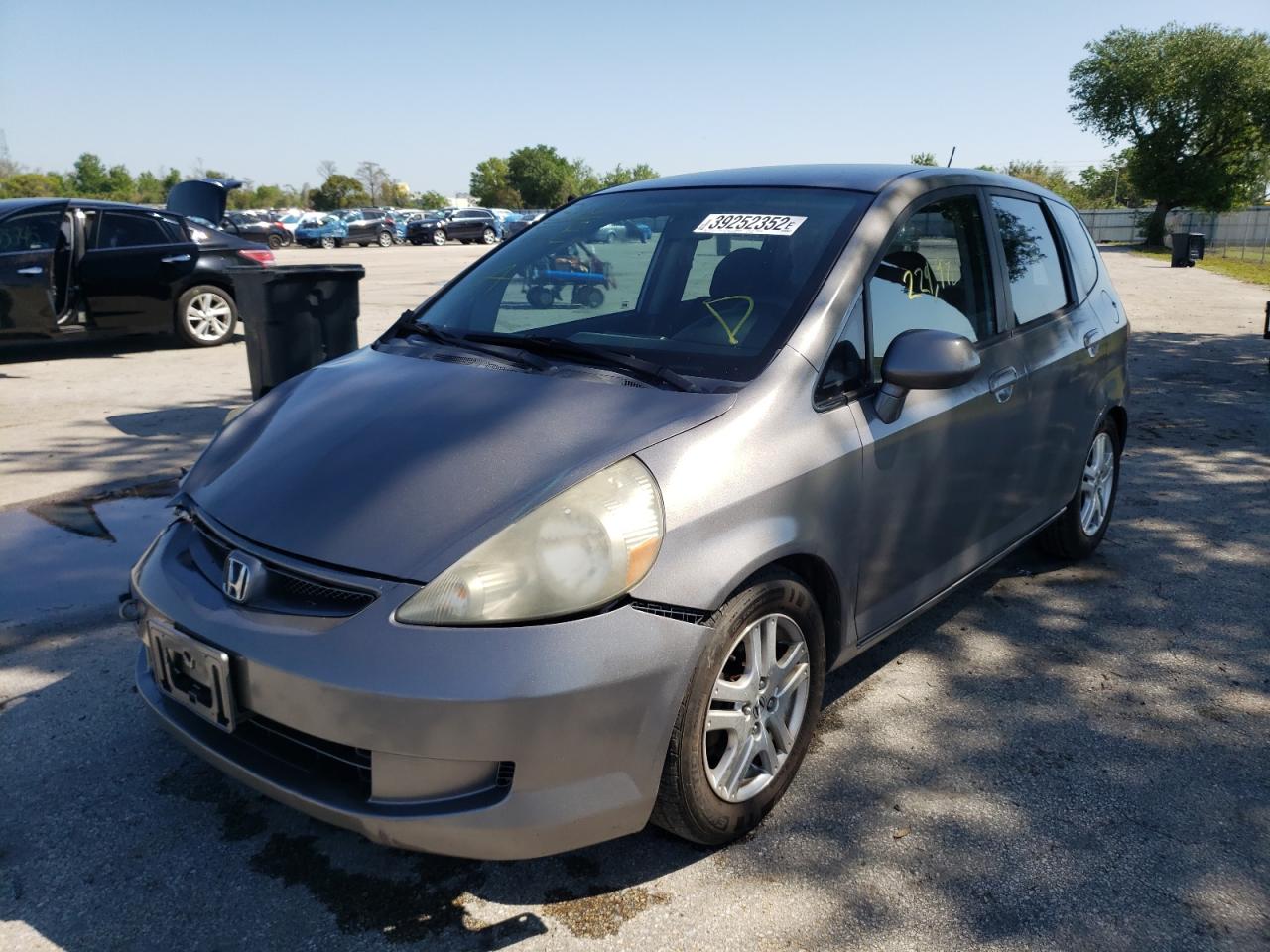 Photo 2 from auction – 2007 HONDA FIT with VIN JHMGD38497S008686