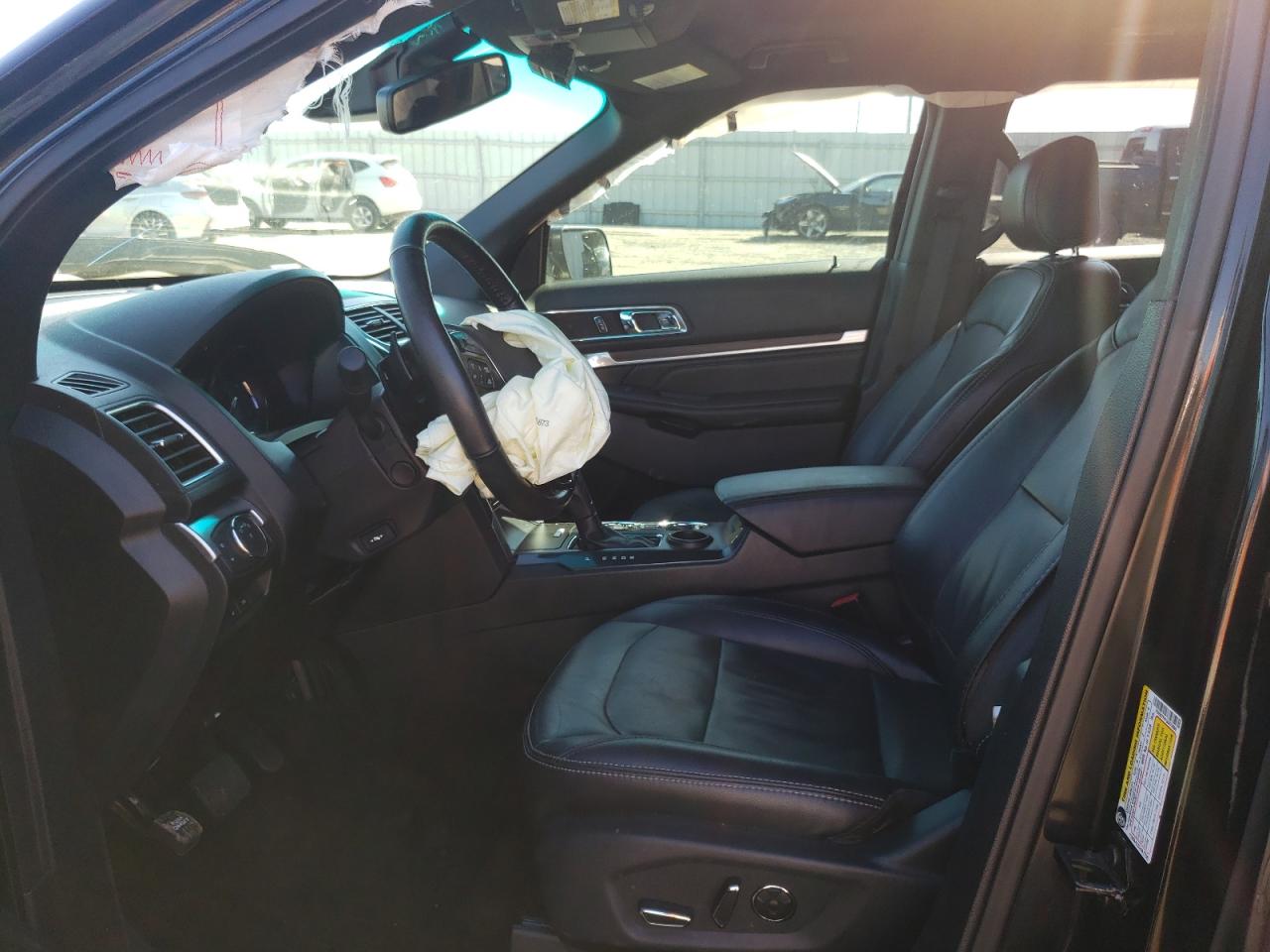 Photo 5 from auction – 2016 FORD EXPLORER L with VIN 1FM5K7F81GGB70080