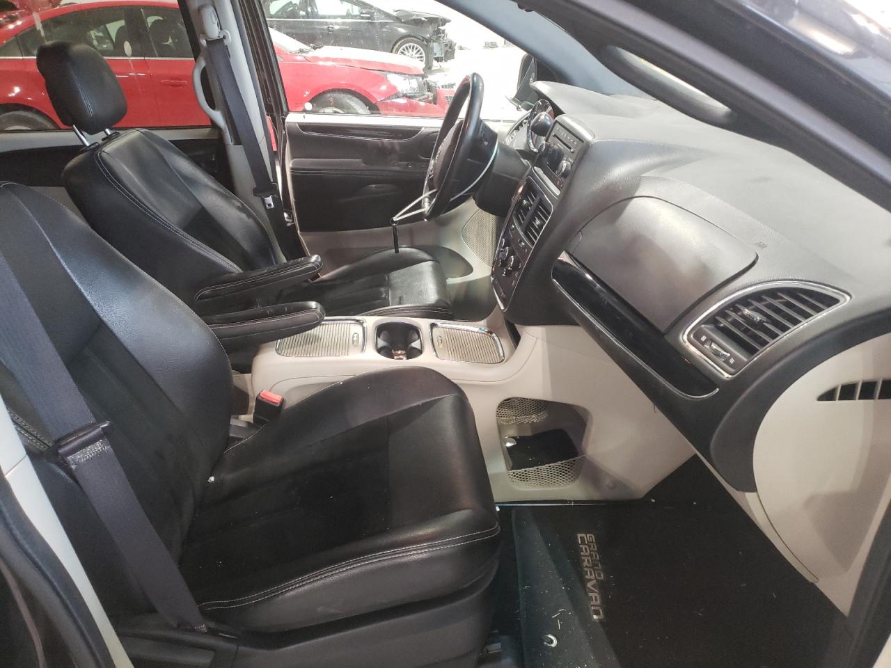 Photo 5 from auction – 2017 DODGE GRAND CARA with VIN 2C4RDGCG6HR580188