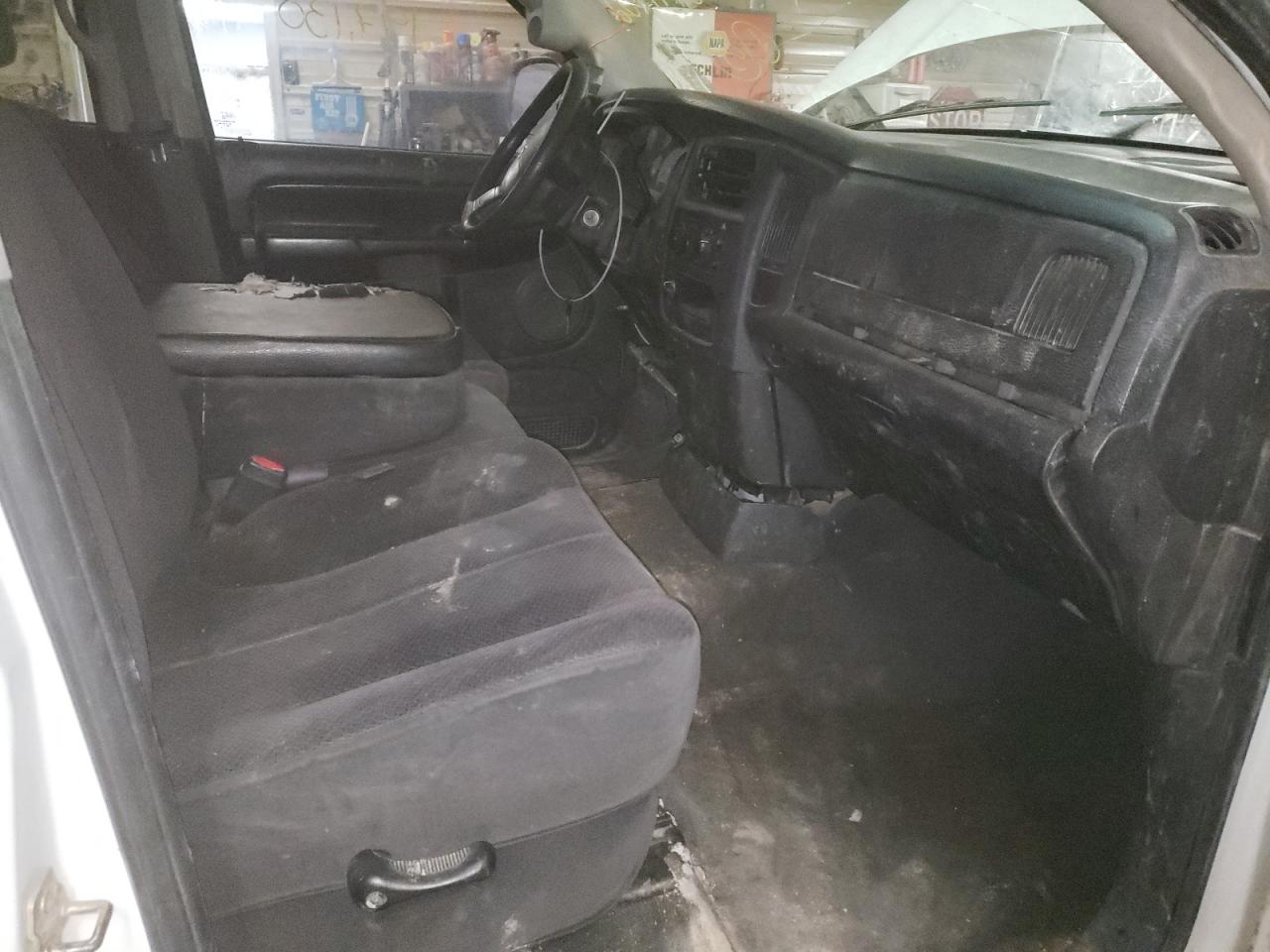Photo 5 from auction – 2005 DODGE RAM 1500 S with VIN 1D7HU18N15S156997